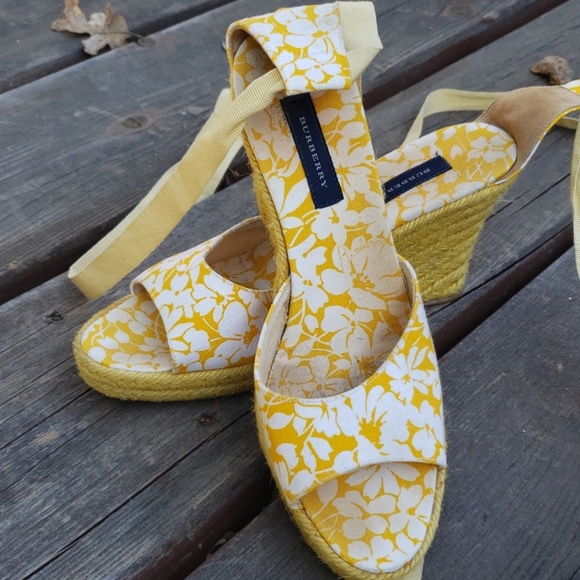 Burberry Espadrilles - Picture 1 of 3